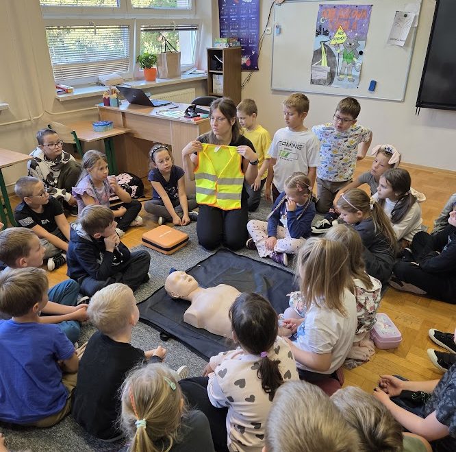 „Odblaskowa szkoła z sercem do ratowania”