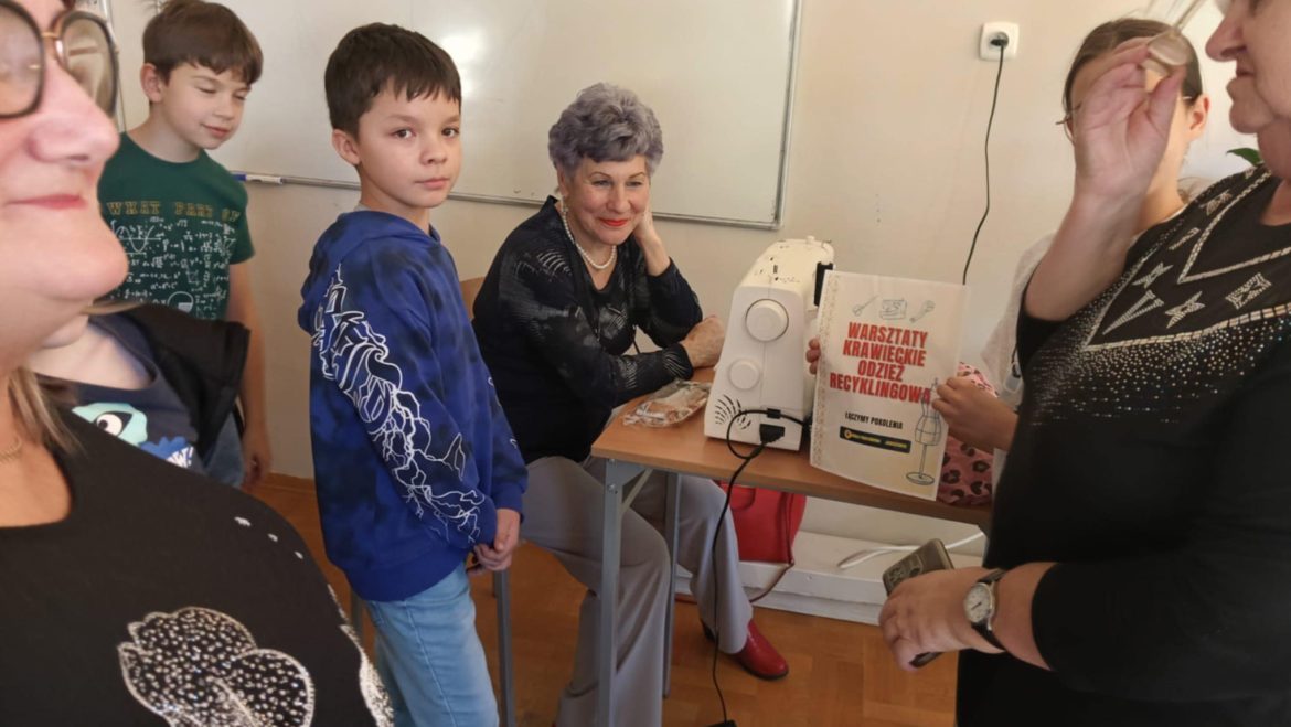 Upcycling ubrań – warsztaty ekologiczne podczas zajęć w Pracowni Interdyscyplinarnej