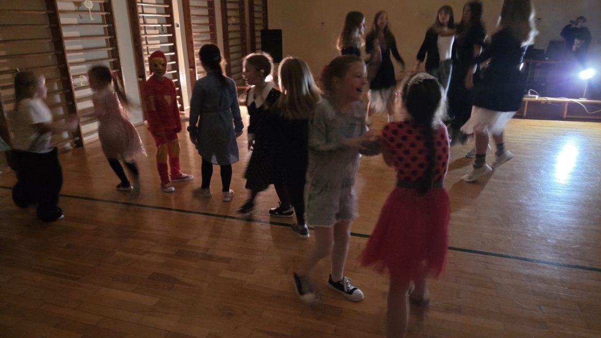 Andrzejkowa dyskoteka pełna magii!