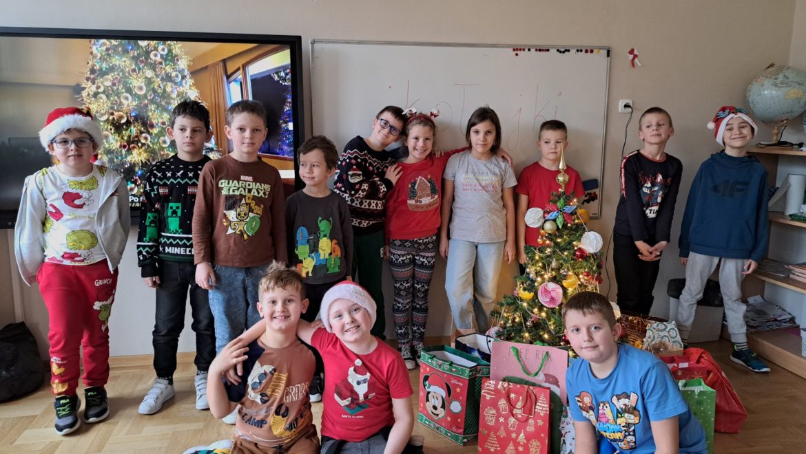 Świąteczny klimat i Mikołajki jak z bajki w klasie 2